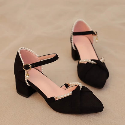 Dekor-Kettenschuhe, kompliziertes Qi, spitz zulaufend, mit schwarzer Spitze – Absatz, mittelhoher Absatz, Perlensandalen, Lolita, abnehmbare Rückseite, Wildleder