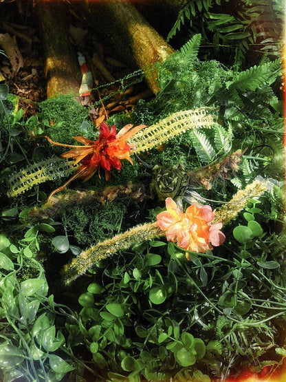 Collier ras du cou Fairy Goth à fleurs rouges et vertes