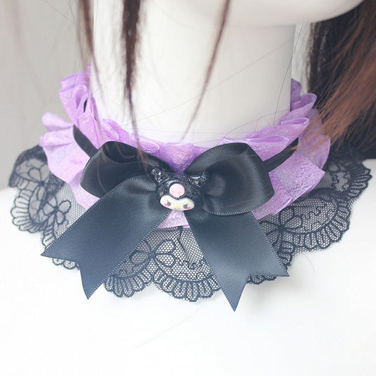 Collier ras-du-cou noir et rose Kuro Vibes avec nœud papillon et bordure en dentelle