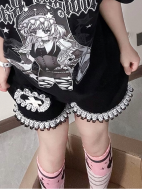 Heart Badge Black Ruffled Polka-dot Hem Jirai Kei Shorts with Free