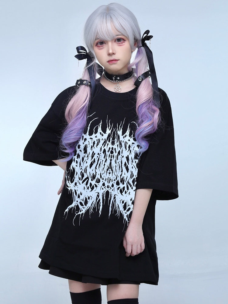 Runder Kei-T-Shirt mit schwarzem Halsausschnitt und Jirai-Schmetterlingsdruck