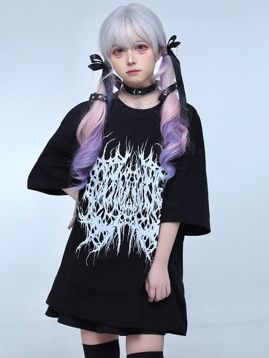 Runder Kei-T-Shirt mit schwarzem Halsausschnitt und Jirai-Schmetterlingsdruck