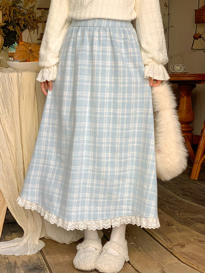 Jupe midi taille haute à carreaux bleus et bordure en dentelle