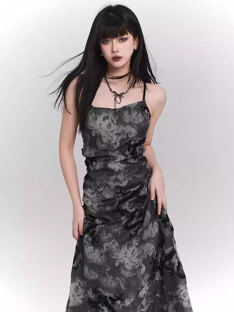 Robe nuisette dos nu/dos couvert à imprimé dragon noir et gris