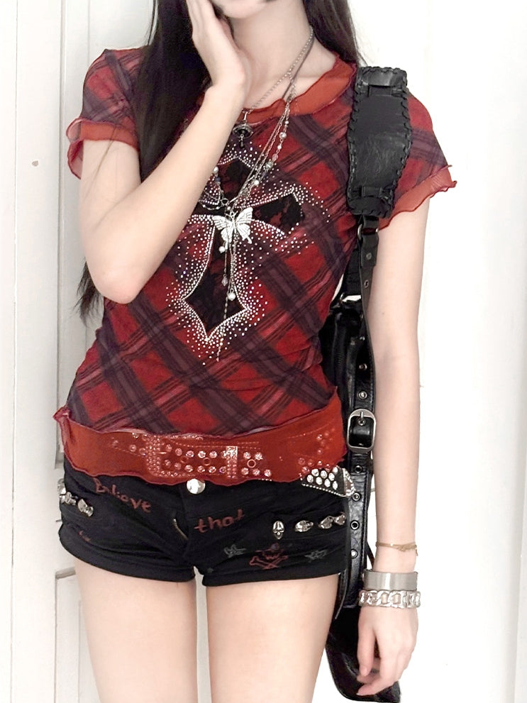 Verziertes glamouröses Mesh-T-Shirt mit Kreuz-Y2K-Punk-Strass-Rot-Karomuster