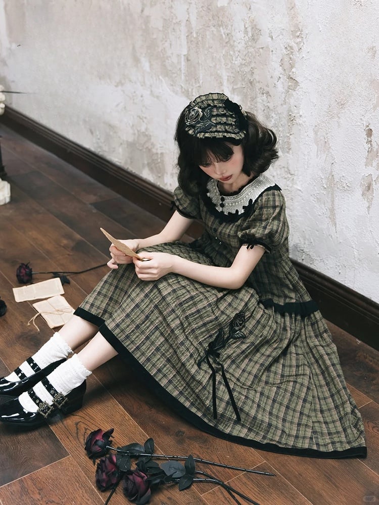 Ruffled with Green/Red Accent Hairband and Embroidery Lolita Black Plaid Bow Rose