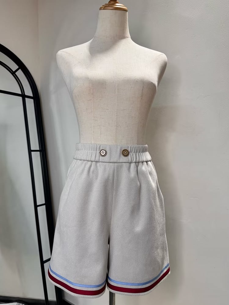 Ensemble complet Lolita Sailor Ouji beige : haut col marin beige, short Ouji beige et béret beige