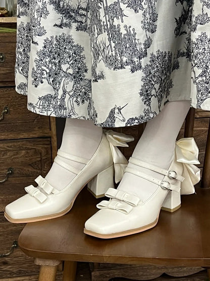 Schuhe mit Schleife, weißer Zehenpartie, zwei Akzente, quadratischer Block – elegante High Heel-Schnallen