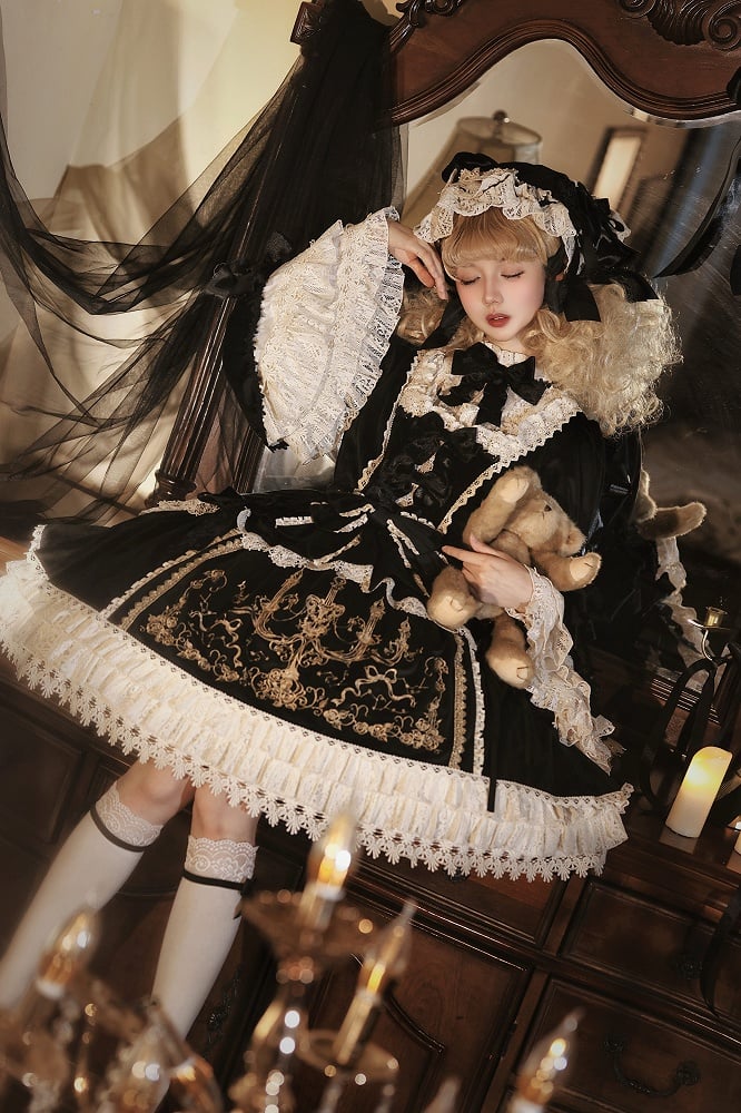 Candlestick Velvet and Sleeves Black Dress Bell Embroidery Candle
