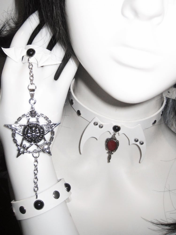 Stud Detail Bat Wings Design Punk Choker