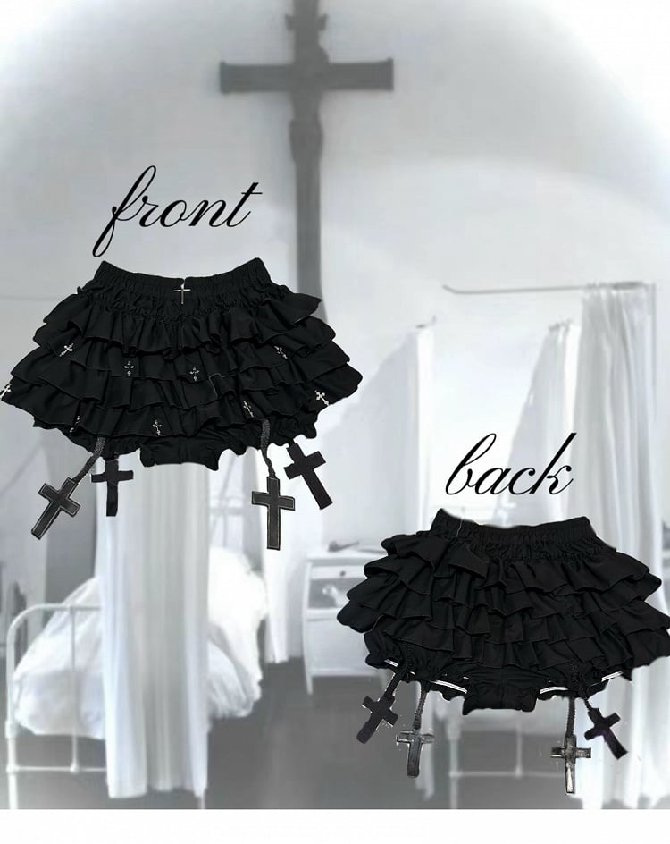 Jupe-short gothique noire à volants superposés et breloques en croix