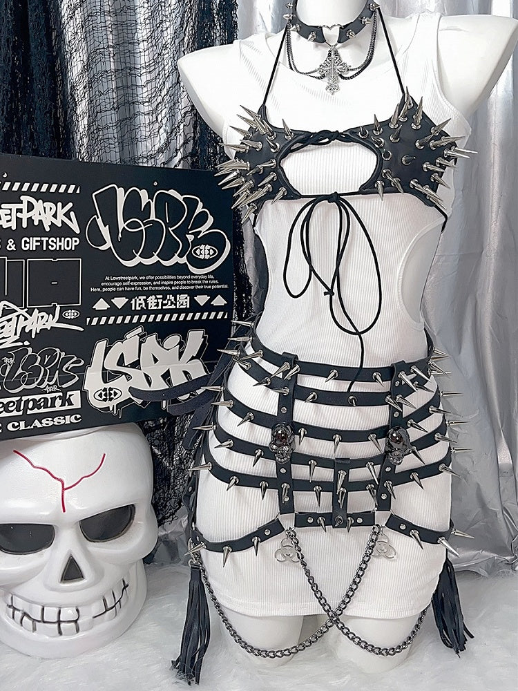 Charm Quasten Taille und Gürtel Nieten Schwarzes Skelett Y2K Verziert