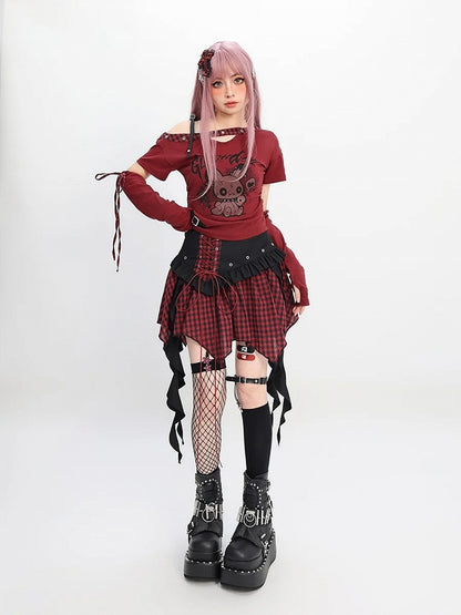 Free Y2K T-Shirt with Asymmetrical Neckline Bunny Print Red/Black Armwear