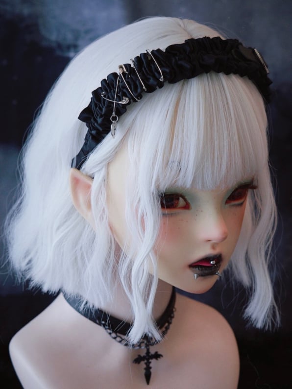 Design Rüschen verziert Herz schwarz Schnalle Trim KC Pins Gothic