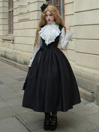 Jupe pull Lolita classique à bord festonné et rosace noire sous la poitrine
