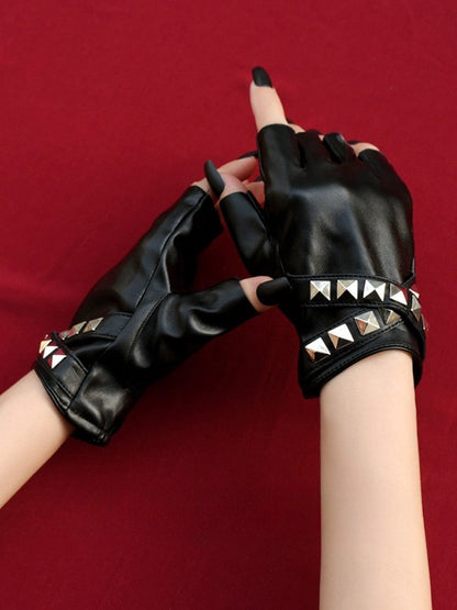 Details Steampunk Studs Black/White Finger Gloves