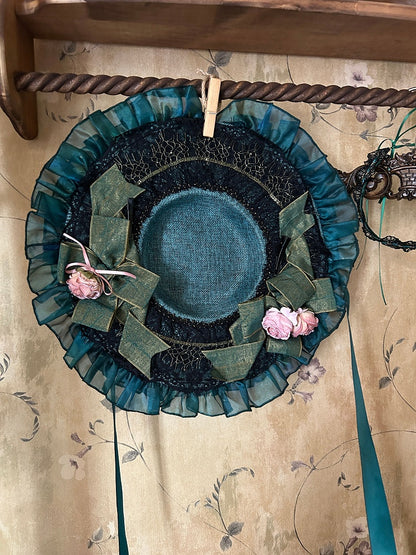 Chapeau Lolita à nœuds verts et fleurs
