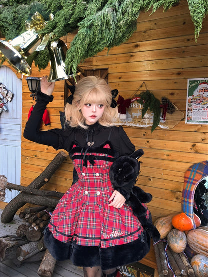 Haut Lolita noir à manches Juliette et découpes en forme de cœur