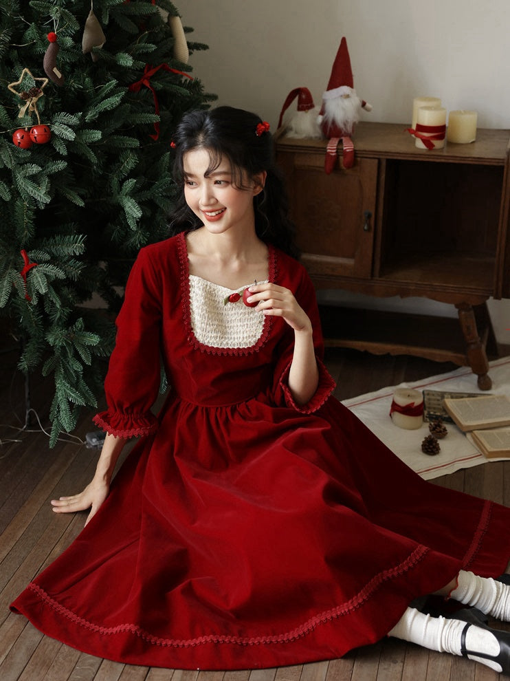 Robe rouge vin vintage à encolure carrée