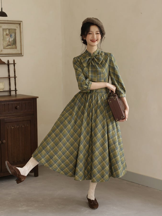 Robe à carreaux verts vintage avec ceinture et boucle à nœud papillon