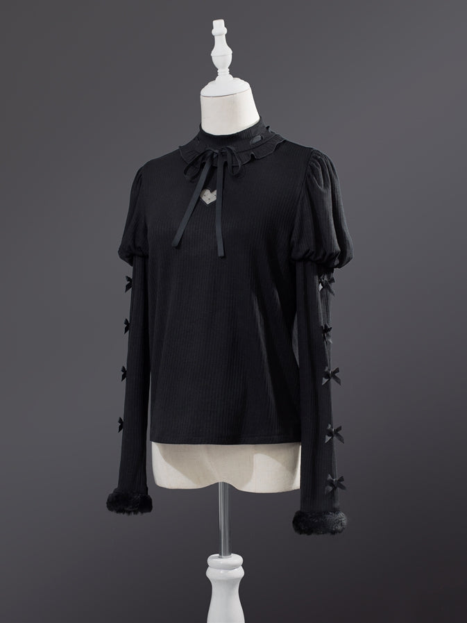 Haut Lolita noir à manches Juliette et découpes en forme de cœur