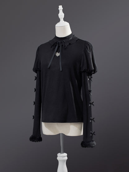 Haut Lolita noir à manches Juliette et découpes en forme de cœur