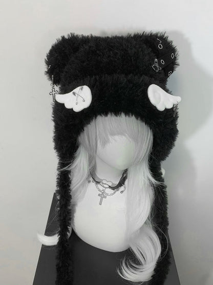 Chapeau en peluche avec oreilles de chat et croix noire et blanche
