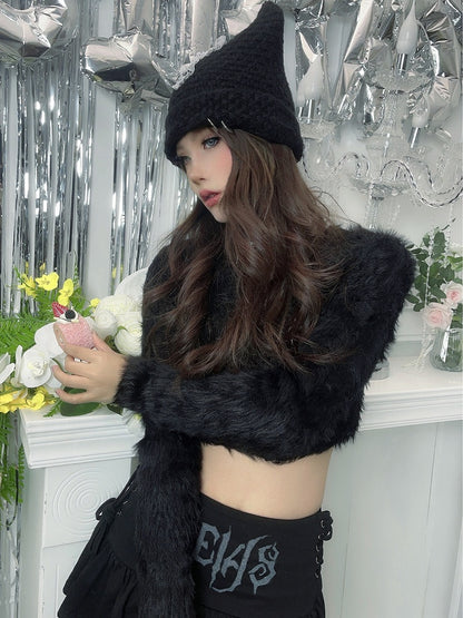 Bonnet en tricot punk avec oreilles de chat noires et patch croisé