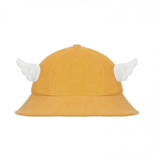 Chapeau jaune à motif d'ailes
