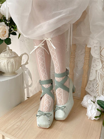 Elegante Ballerinas mit Knöchelriemen in Grün aus Satin mit Wickeldesign