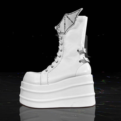 Weiße Schnürstiefel im Goth-Fledermaus-Plateau-Design mit Flügeln