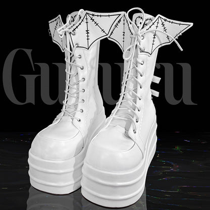Weiße Schnürstiefel im Goth-Fledermaus-Plateau-Design mit Flügeln